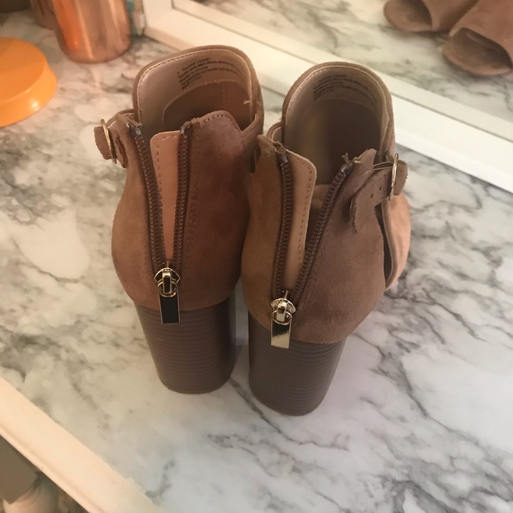 Shoes - Picture 2 of 3